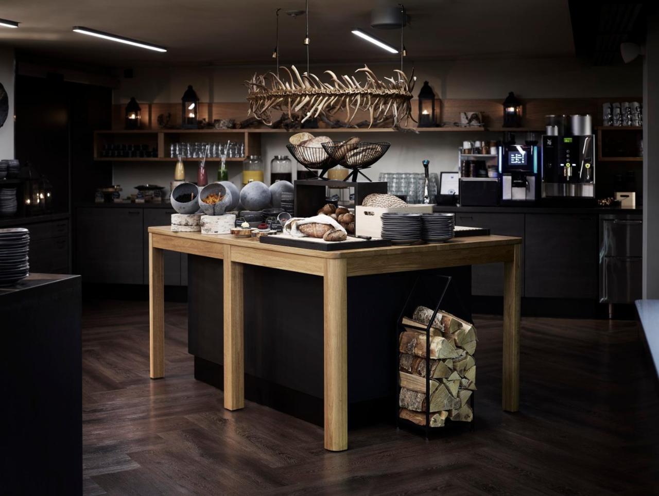 Lapland Hotels Bulevardi Helsinki Bagian luar foto The kitchen at the restaurant